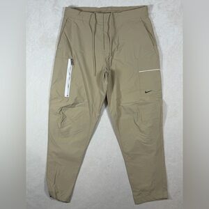 Nike Sportswear Style Essentials Men's M 32W Utility Pants in Beige